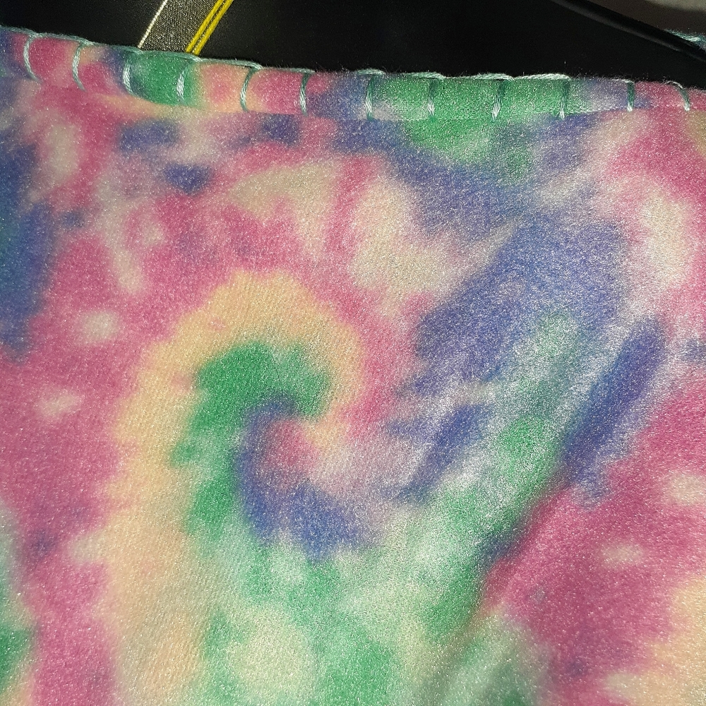 GROOVY GLAM Handcrafted Multicolored Pastel Tie Dye Classic Fleece Poncho - Picture 4 of 5